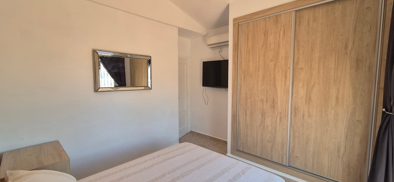 Vrijstaande Villa met 4 slaapkamers in Villamartin