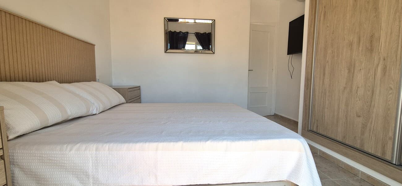 Vrijstaande Villa met 4 slaapkamers in Villamartin
