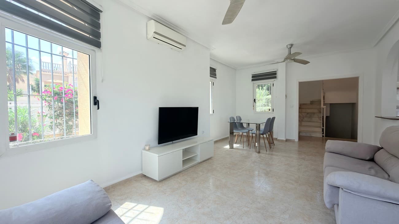 Vrijstaande Villa met 3 slaapkamers in Orihuela Costa - 12