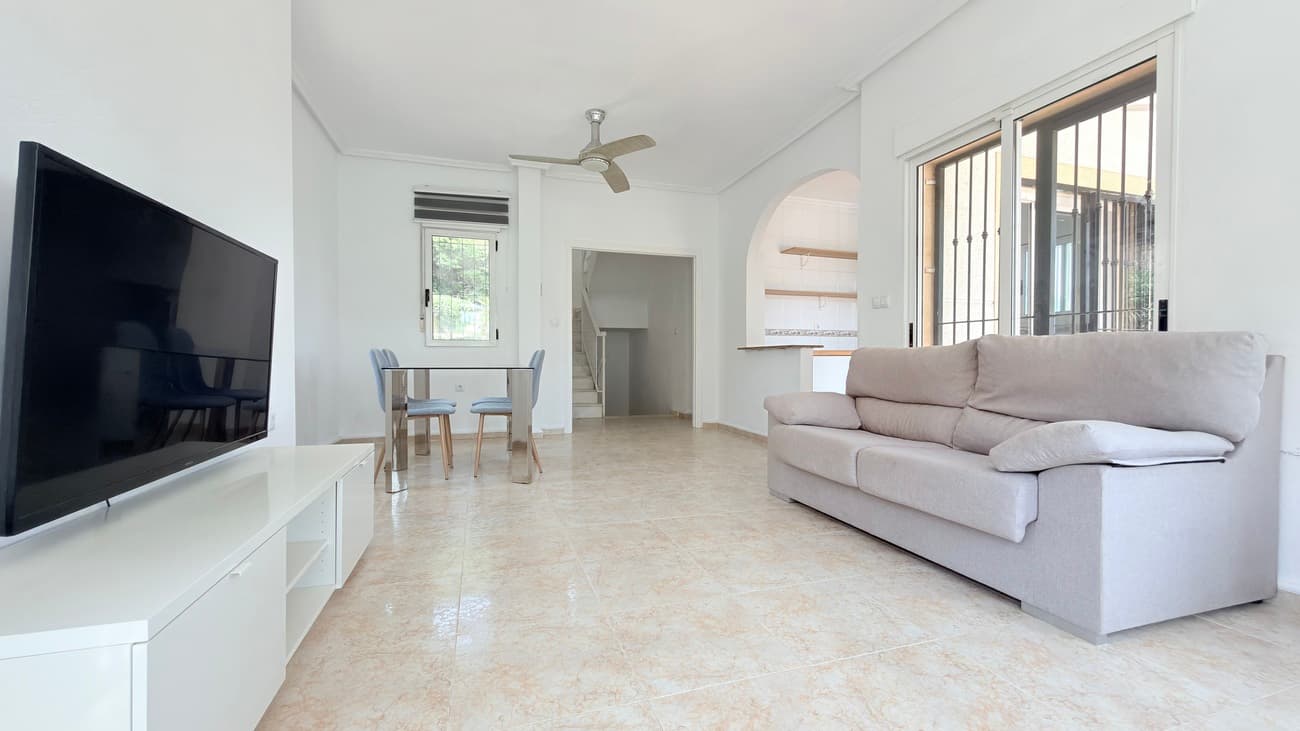 Vrijstaande Villa met 3 slaapkamers in Orihuela Costa - 13