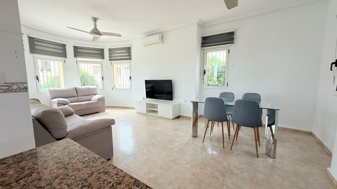 Vrijstaande Villa met 3 slaapkamers in Orihuela Costa - 16