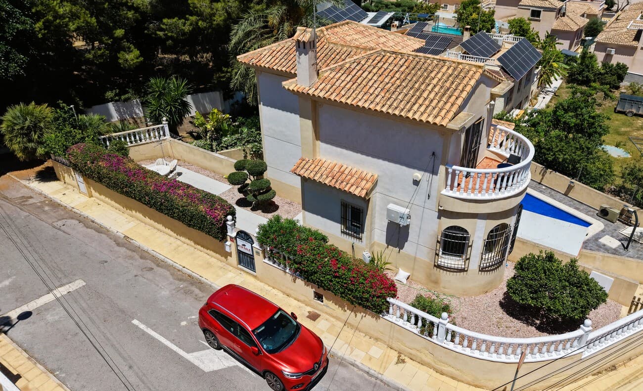 Vrijstaande Villa met 3 slaapkamers in Orihuela Costa - 1