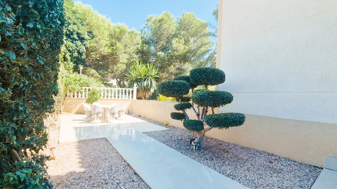 Vrijstaande Villa met 3 slaapkamers in Orihuela Costa - 9