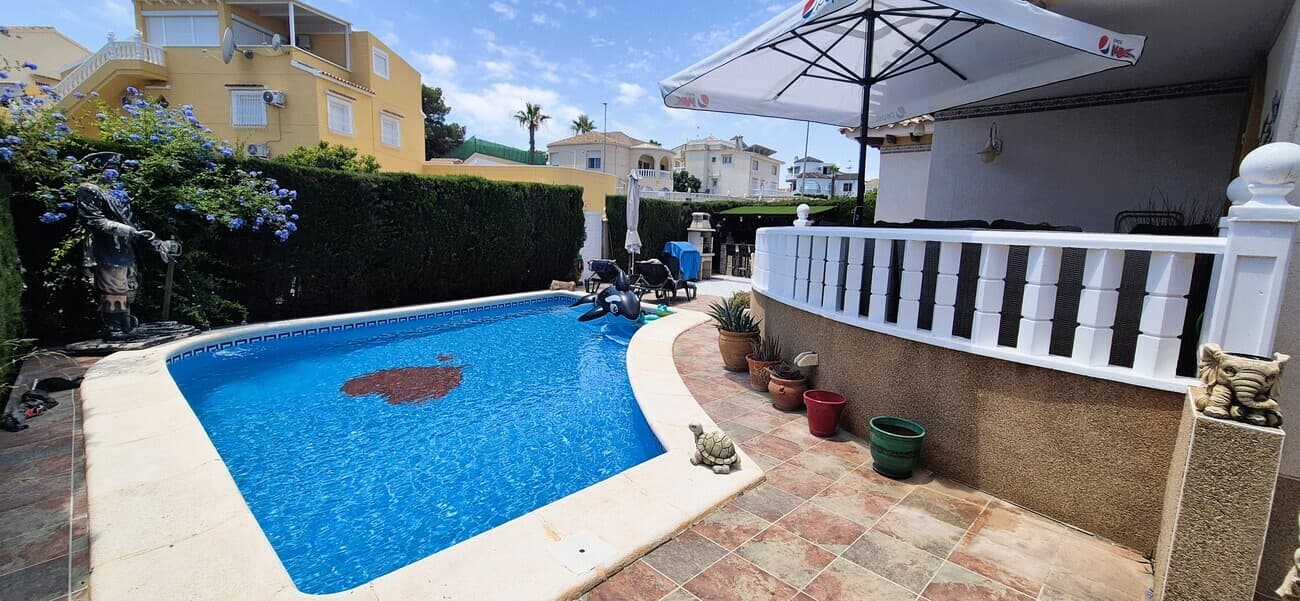 Villa - Chalet de 4 dormitorios en Orihuela Costa - 2