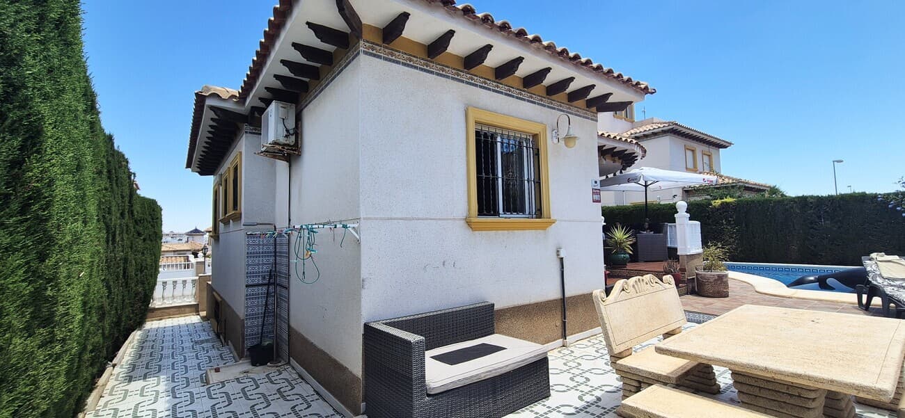 Villa - Chalet de 4 dormitorios en Orihuela Costa - 8