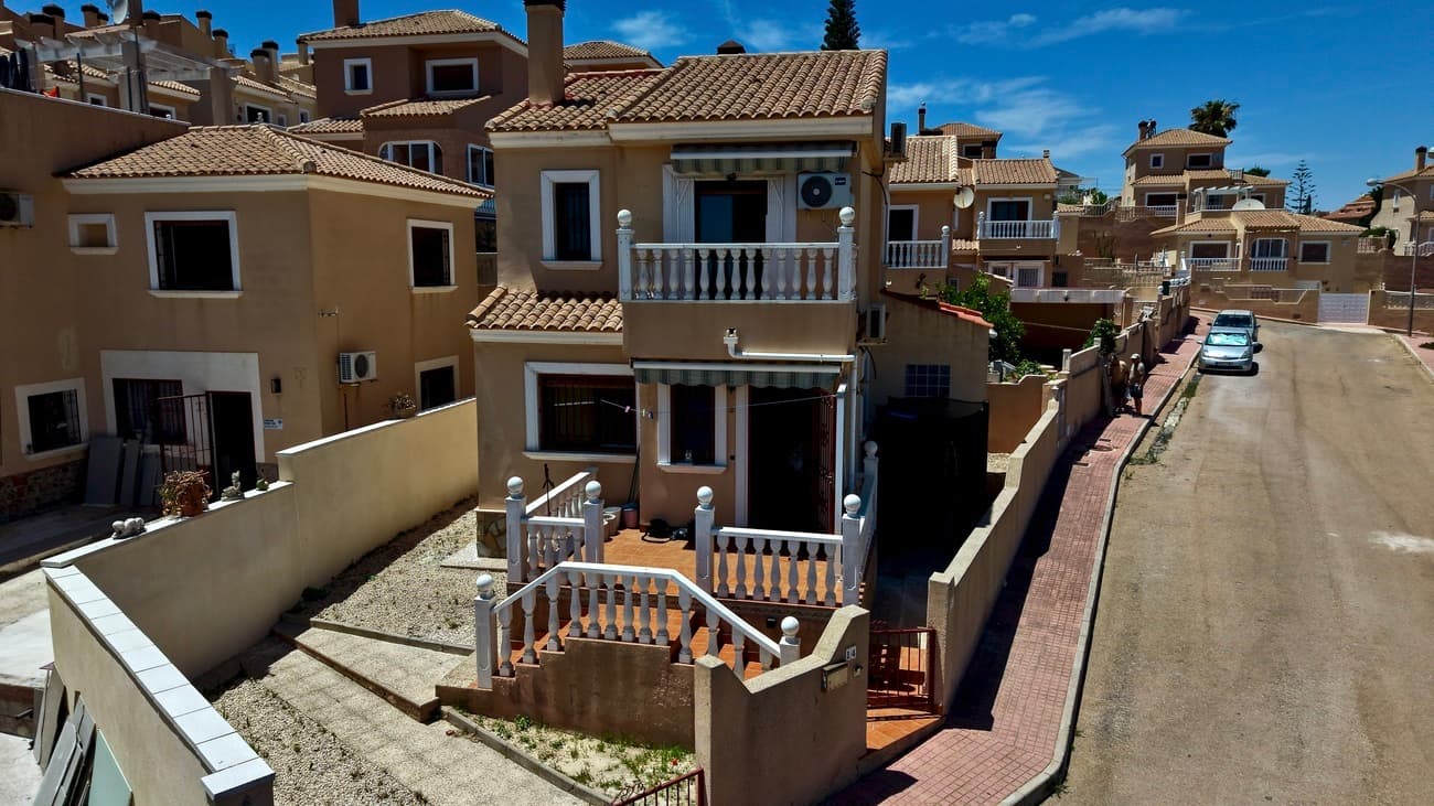 3 bed Detached Villa in Orihuela Costa - 1