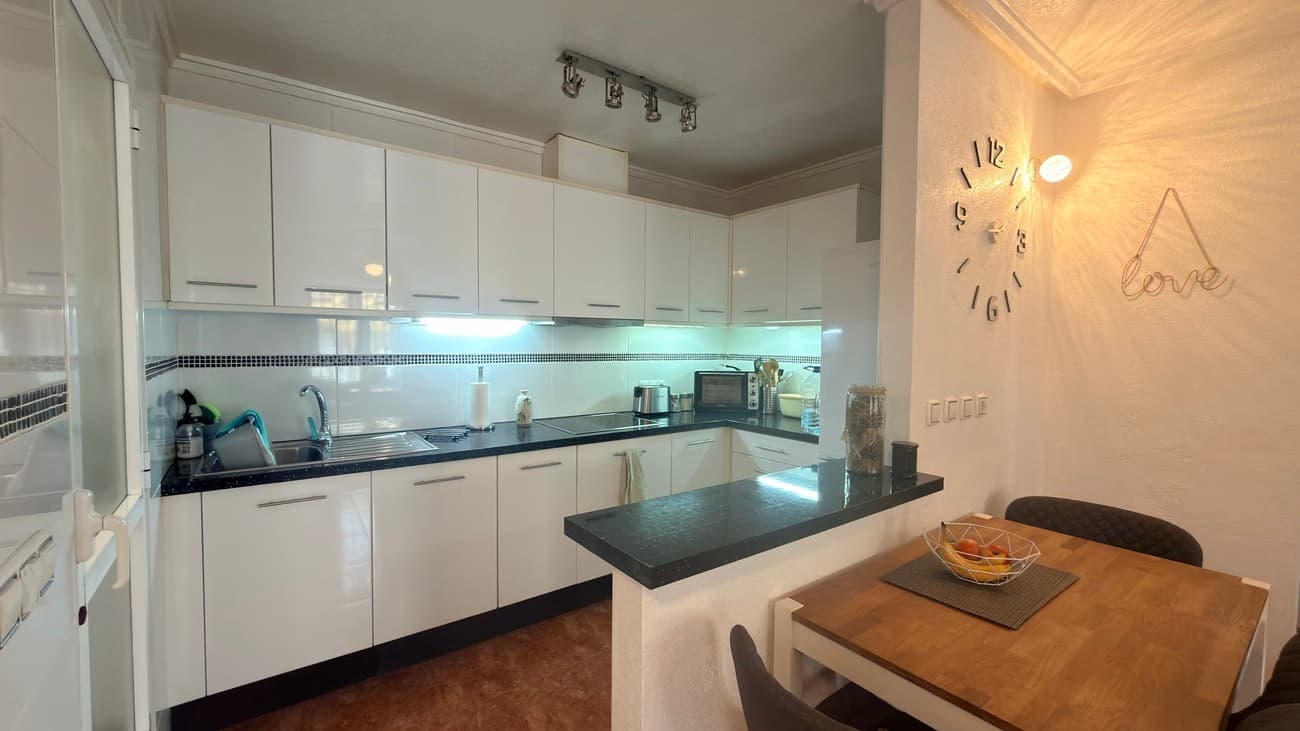 2 bed Semi-Detached House in Villamartin - 17