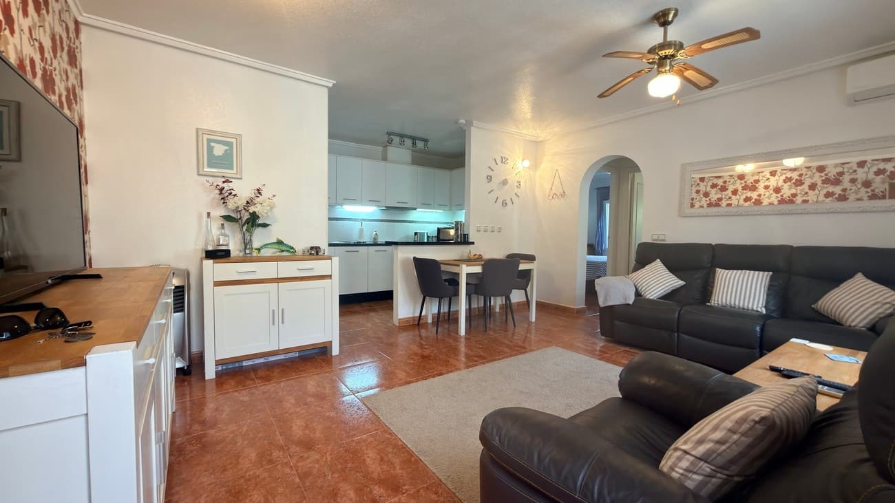 2 bed Semi-Detached House in Villamartin - 19