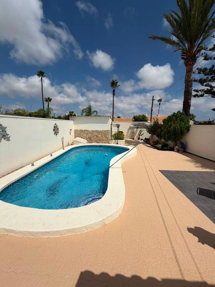 Villa - Chalet de 2 dormitorios en Cabo Roig - 1