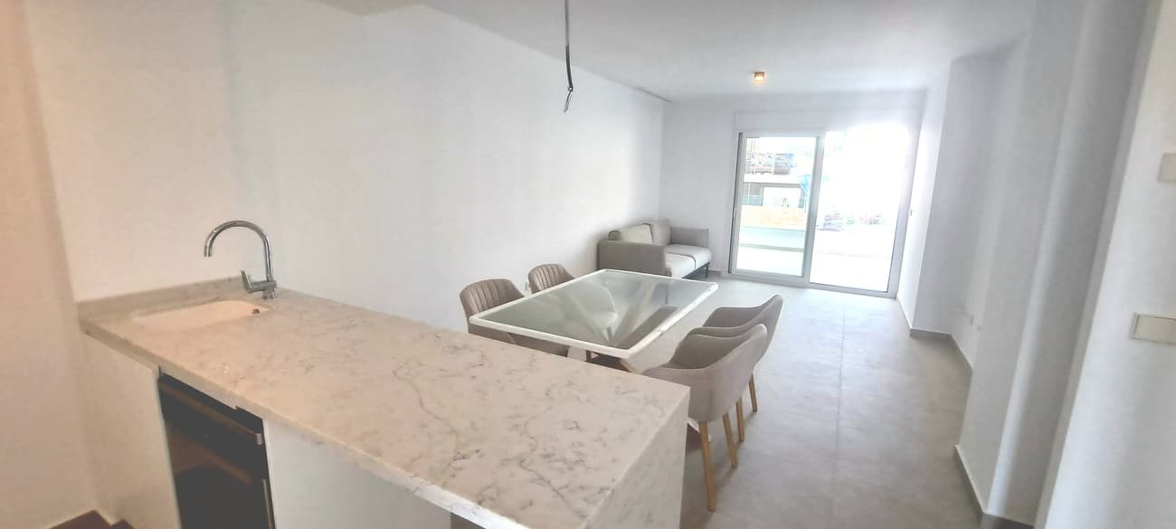 Tussenverdieping Appartement met 2 slaapkamers in Playa Flamenca - 10