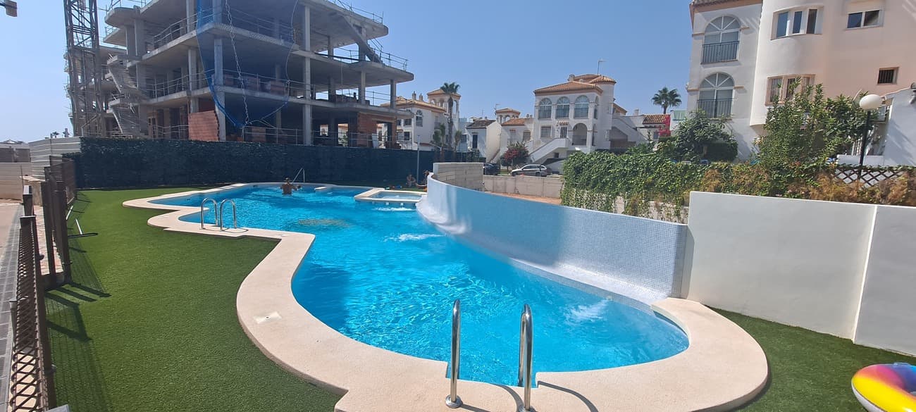 Tussenverdieping Appartement met 2 slaapkamers in Playa Flamenca - 18