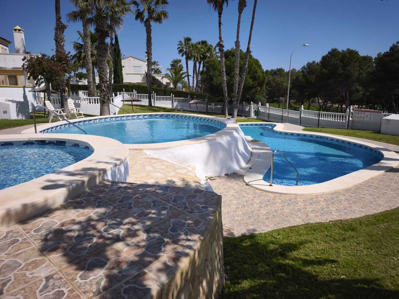 Bungalow met 2 slaapkamers in Villamartin - 30