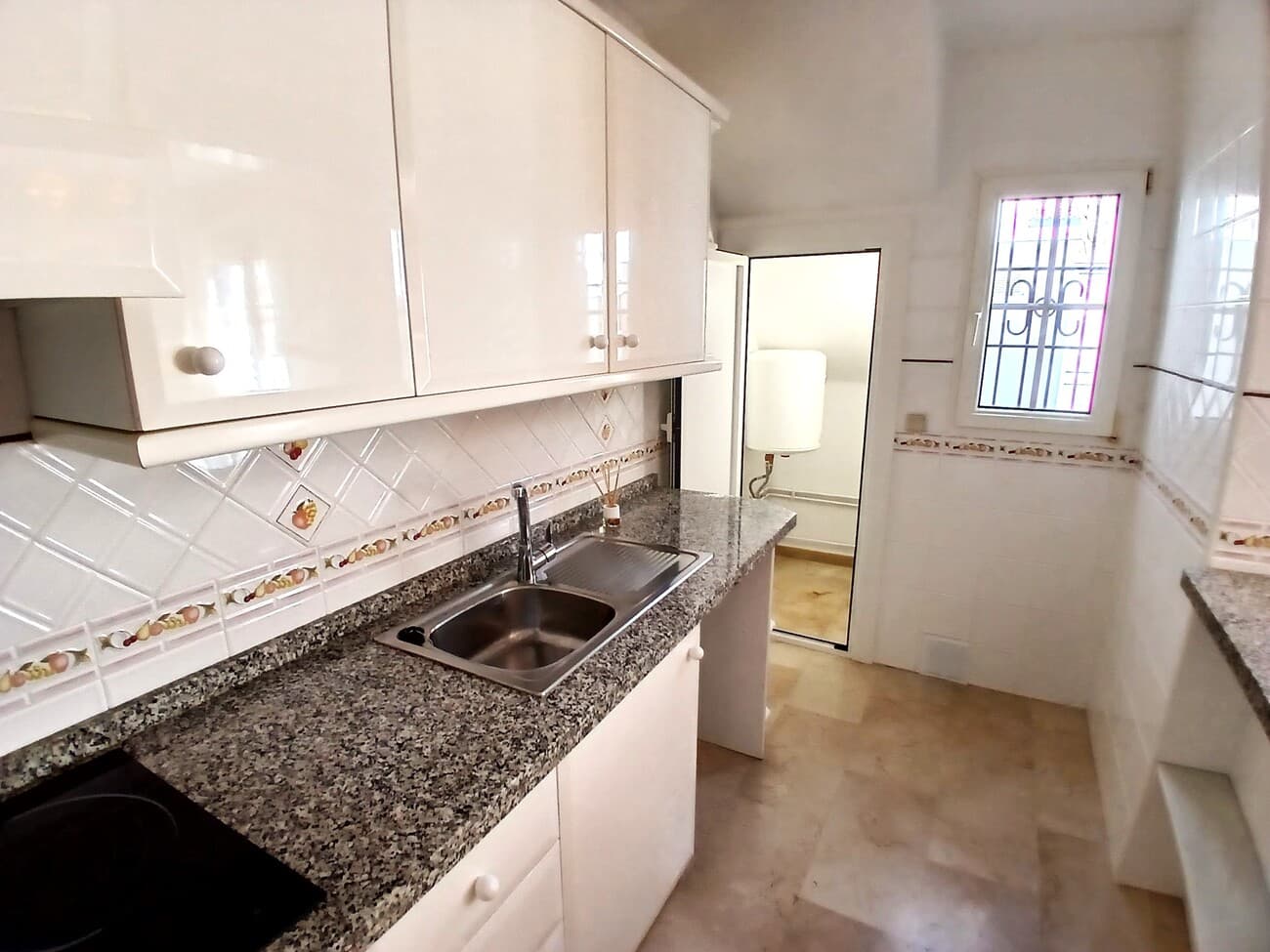 Bungalow met 2 slaapkamers in Villamartin - 13
