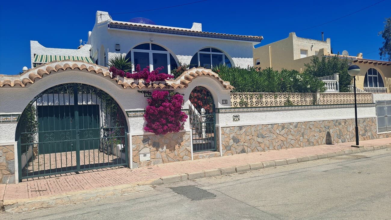 Vrijstaande Villa met 3 slaapkamers in San Miguel de Salinas - 1