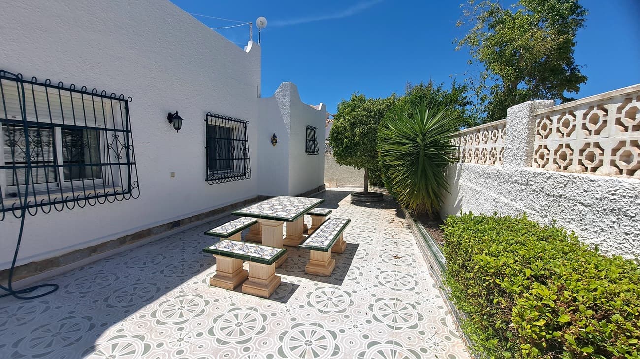 Vrijstaande Villa met 3 slaapkamers in San Miguel de Salinas - 10