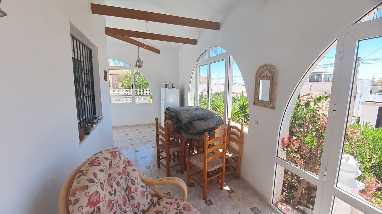 Vrijstaande Villa met 3 slaapkamers in San Miguel de Salinas - 14