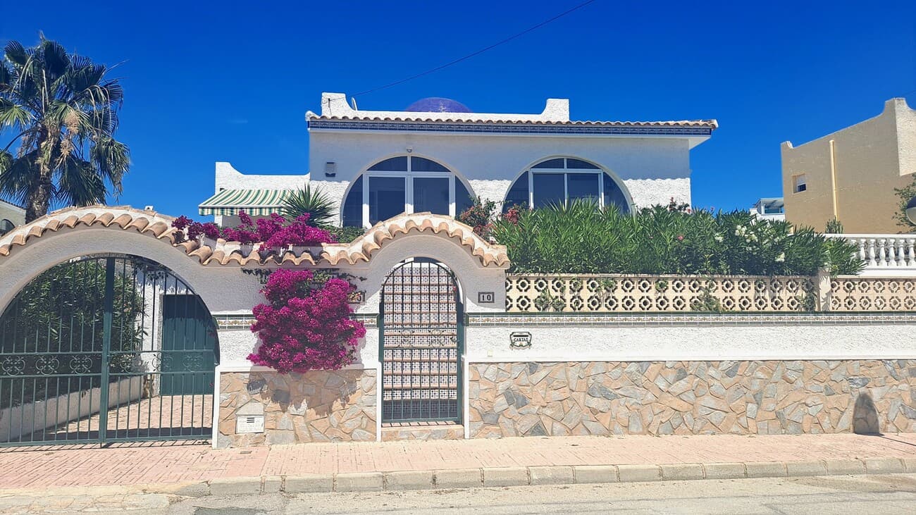 Vrijstaande Villa met 3 slaapkamers in San Miguel de Salinas - 2