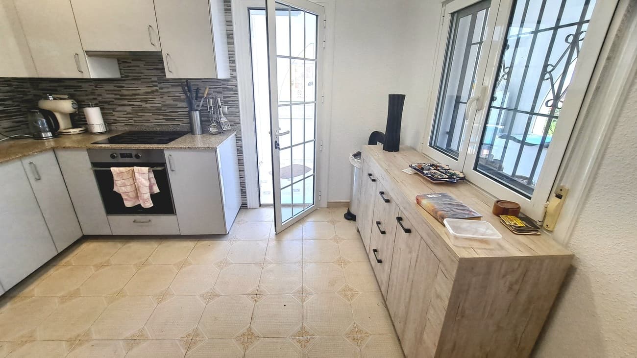 Vrijstaande Villa met 3 slaapkamers in San Miguel de Salinas - 18
