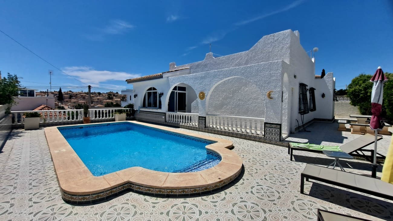 Vrijstaande Villa met 3 slaapkamers in San Miguel de Salinas - 8