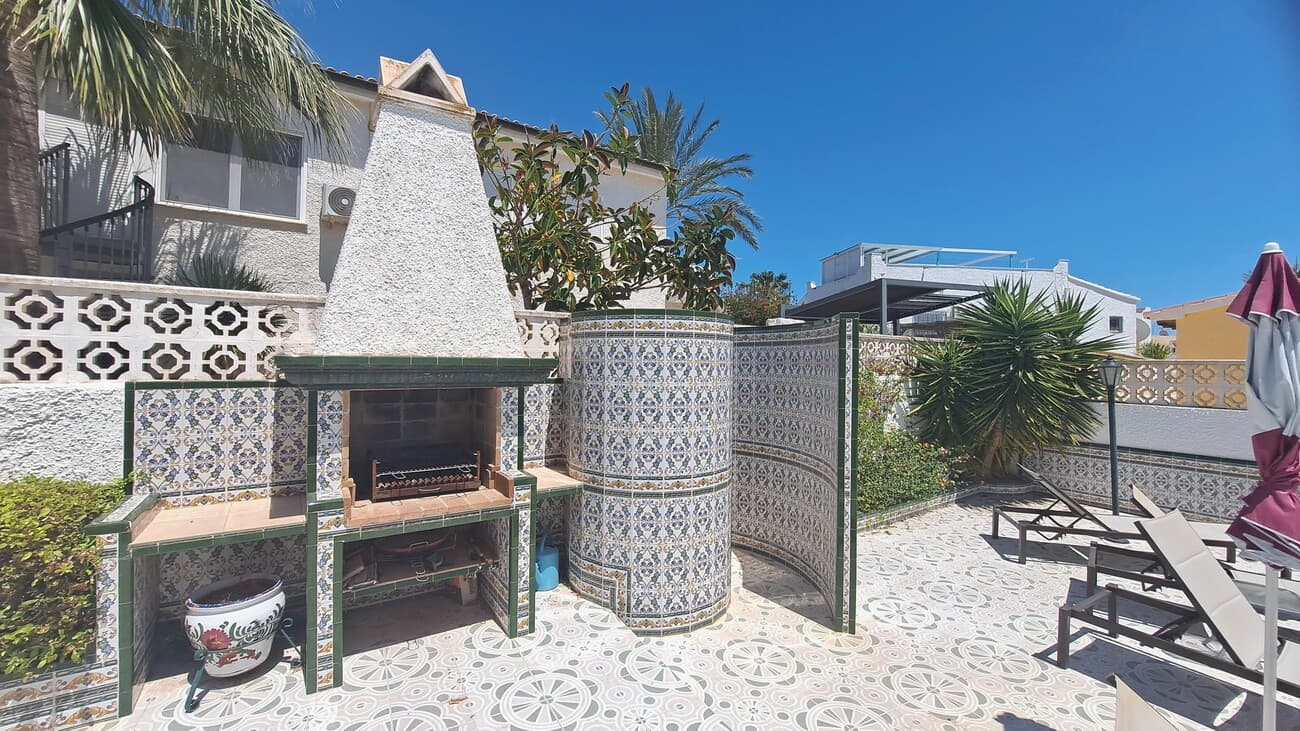 Vrijstaande Villa met 3 slaapkamers in San Miguel de Salinas - 9