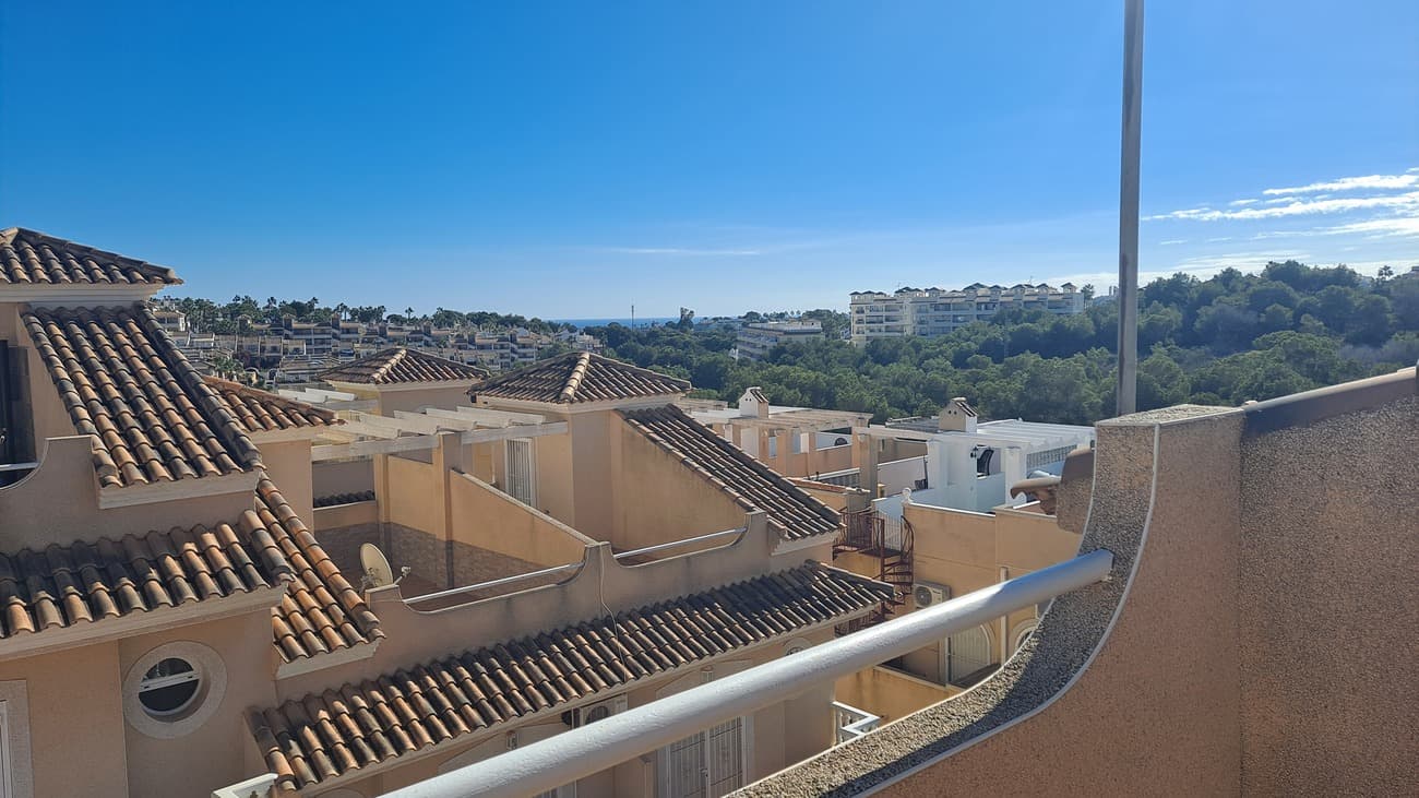 Adosada de 2 dormitorios en Villamartin - 28