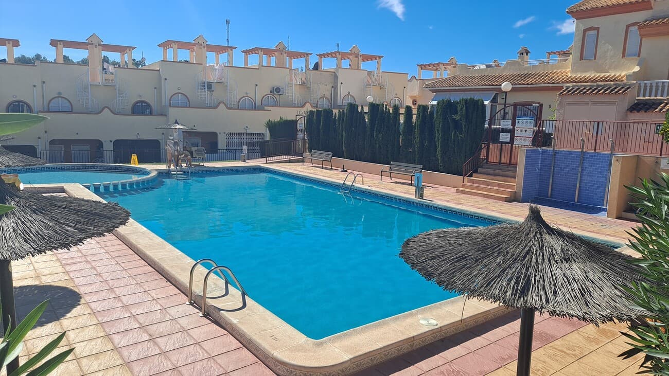 Adosada de 2 dormitorios en Villamartin - 32