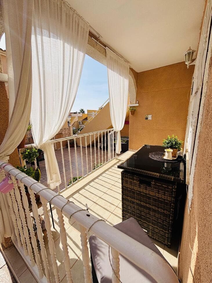 Apartamento Planta Media de 2 dormitorios en Orihuela Costa - 2