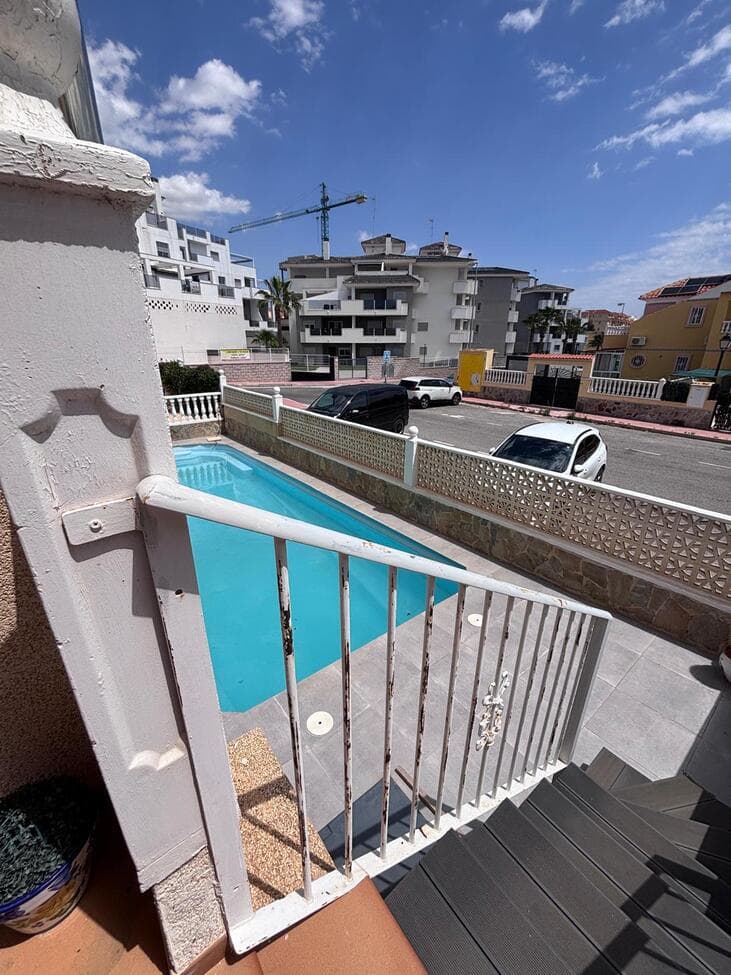 Geschakelde Woning met 3 slaapkamers in Villamartin - 31