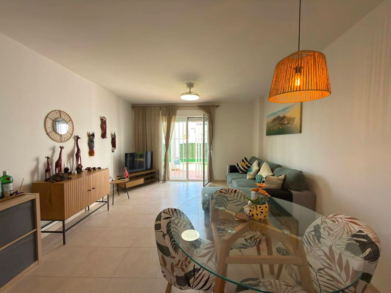 2 bed Middle Floor Apartment in Villamartin