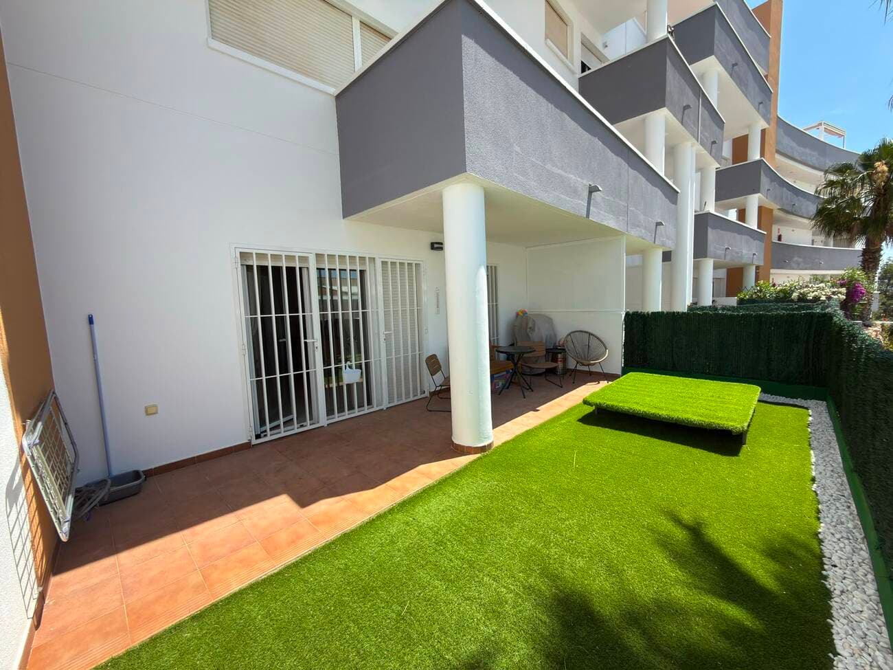 2 bed Middle Floor Apartment in Villamartin