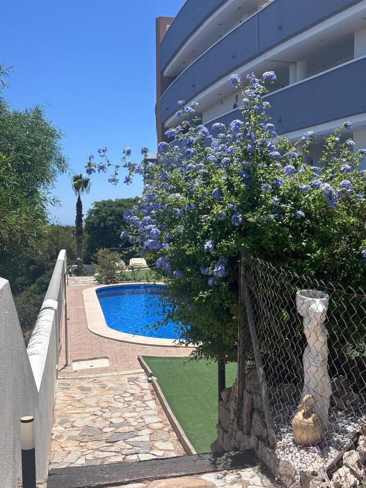 2 bed Middle Floor Apartment in Villamartin