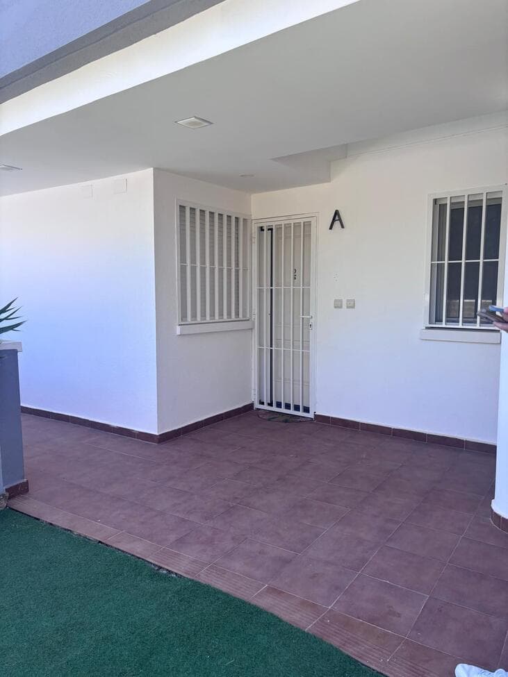 2 bed Middle Floor Apartment in Villamartin
