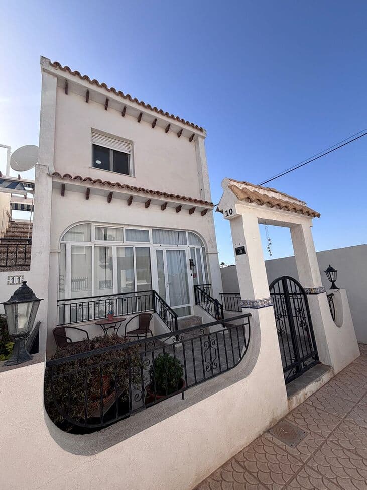 Adosada de 2 dormitorios en Villamartin - 2