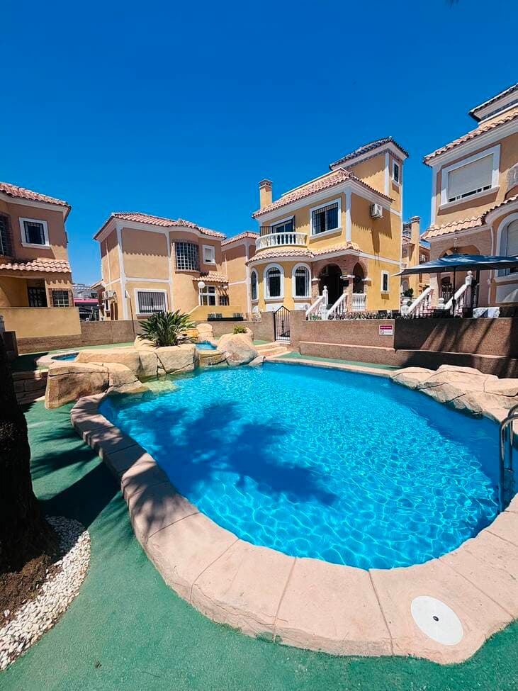 Villa - Chalet de 3 dormitorios en Orihuela Costa - 23
