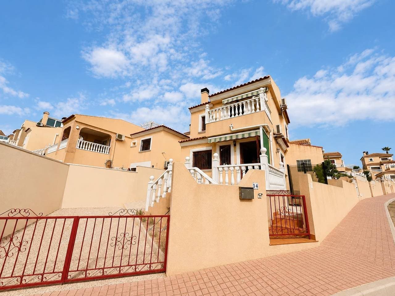 2 bed Detached Villa in Villamartin - 1