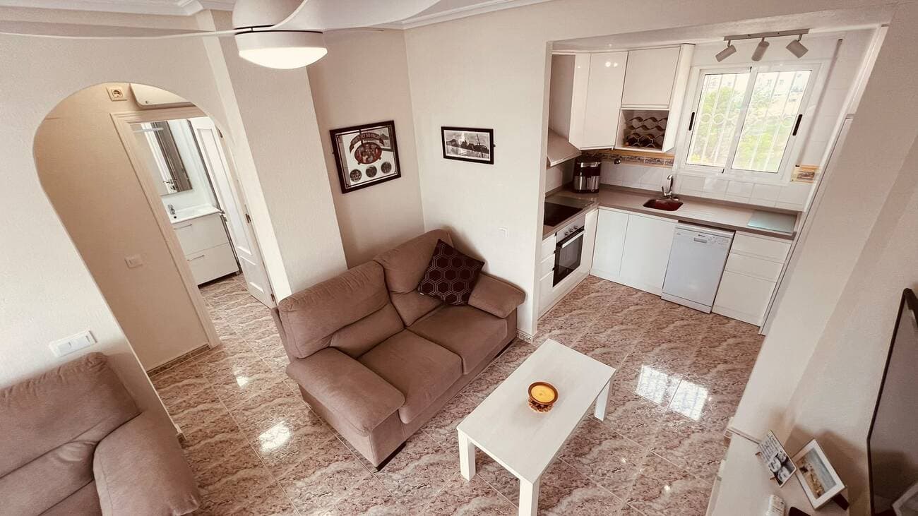 Apartamento Planta Media de 3 dormitorios en Villamartin - 12
