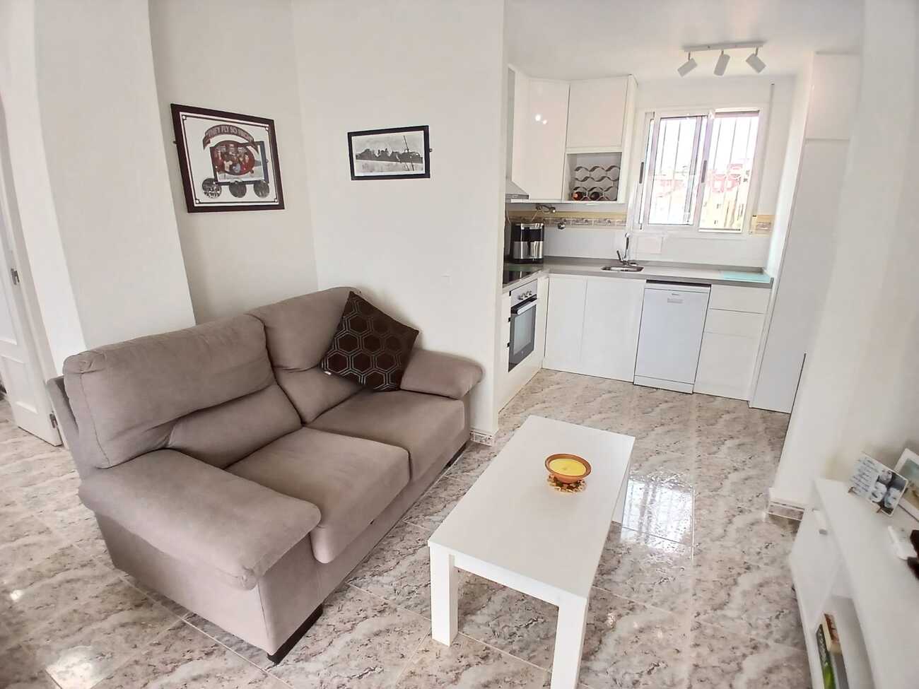 Apartamento Planta Media de 3 dormitorios en Villamartin - 5