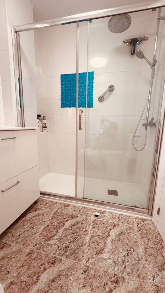 Apartamento Planta Media de 3 dormitorios en Villamartin - 28