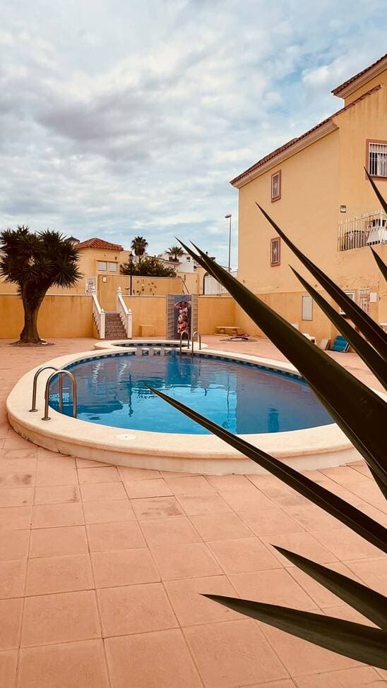 Apartamento Planta Media de 3 dormitorios en Villamartin - 36