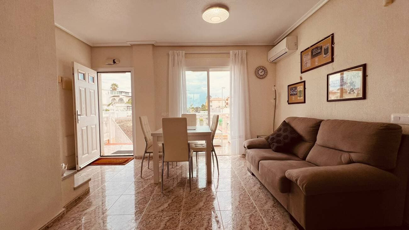 Apartamento Planta Media de 3 dormitorios en Villamartin - 8