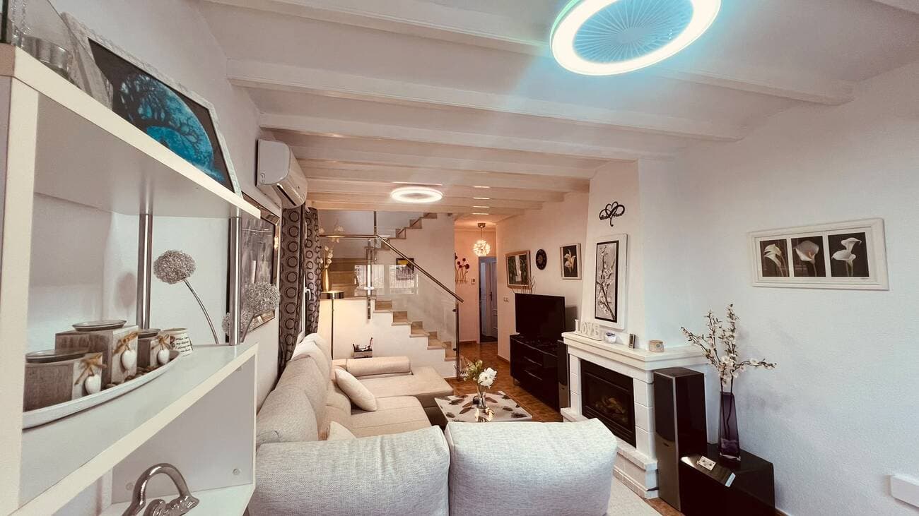 Vrijstaande Villa met 3 slaapkamers in Villamartin - 10