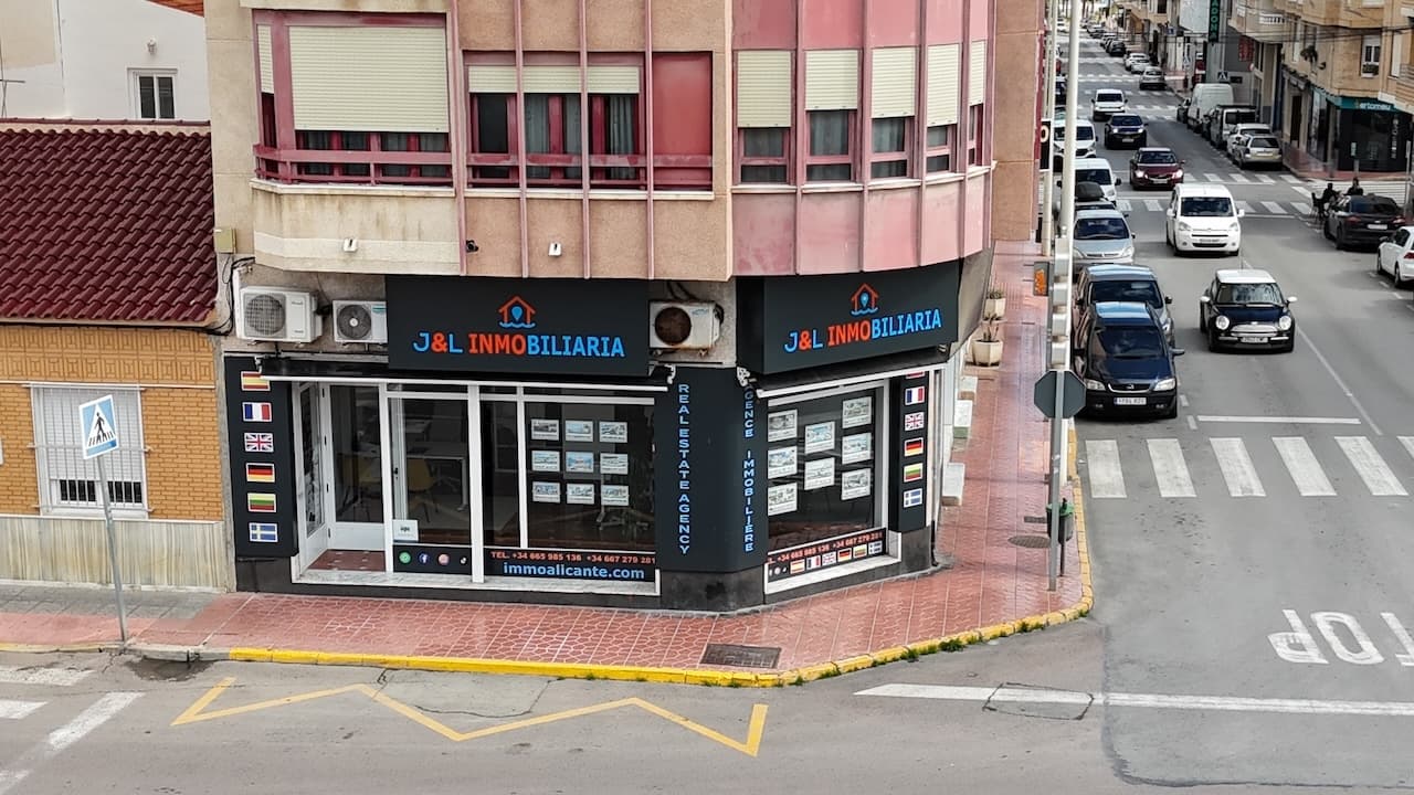 Apartamento Planta Media de 2 dormitorios en Guardamar del Segura - 16