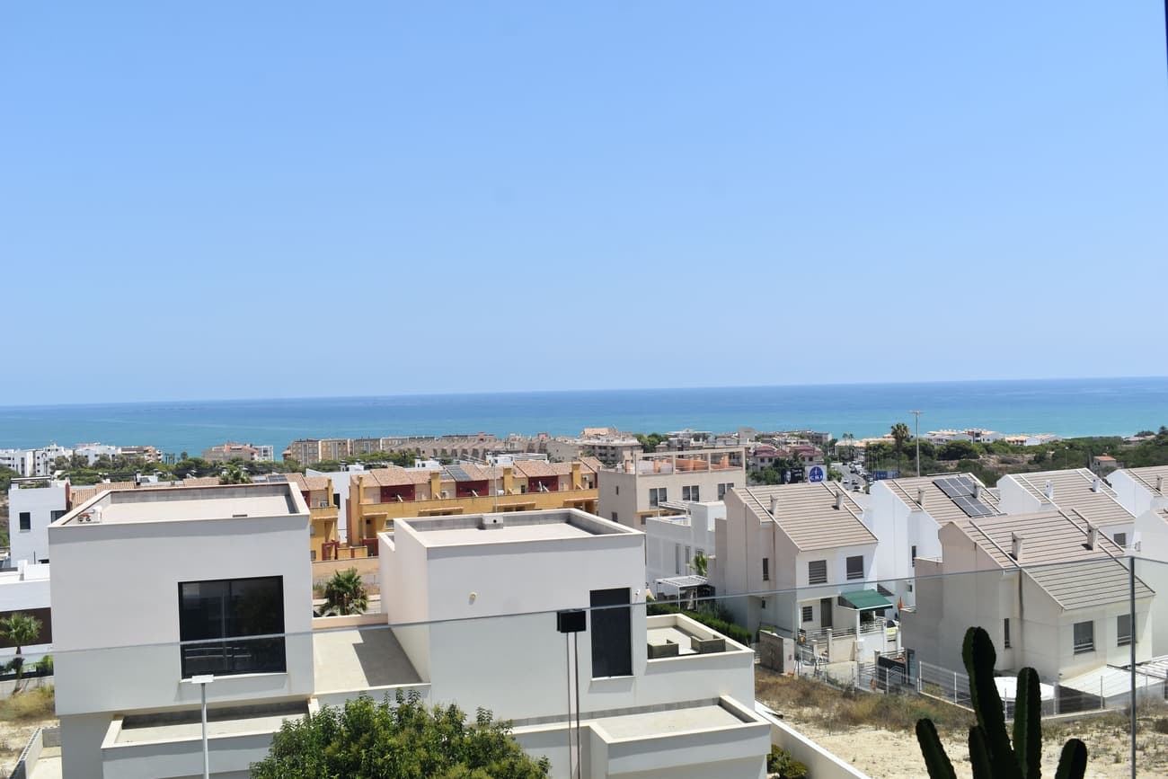 3 bed Middle Floor Apartment in Guardamar del Segura - 2