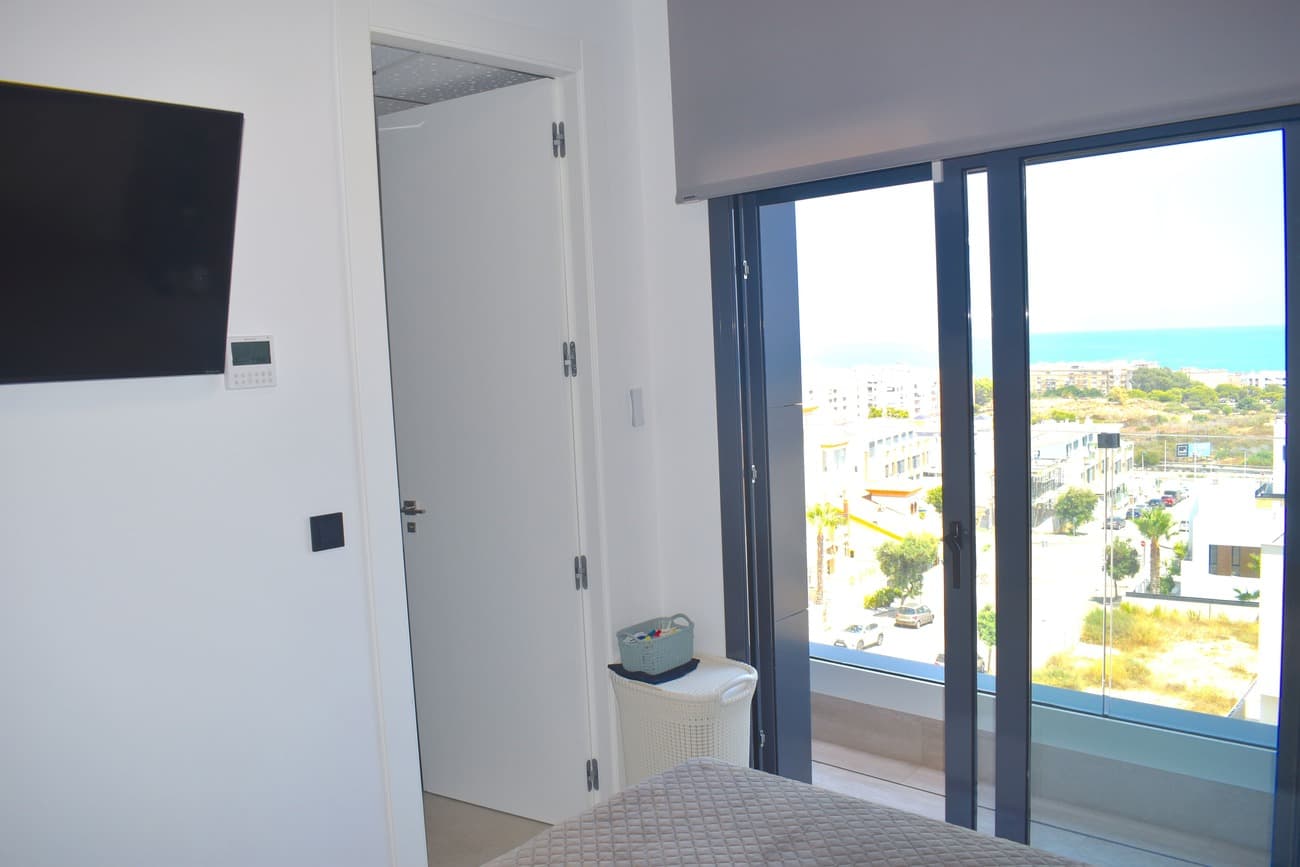 3 bed Middle Floor Apartment in Guardamar del Segura - 24