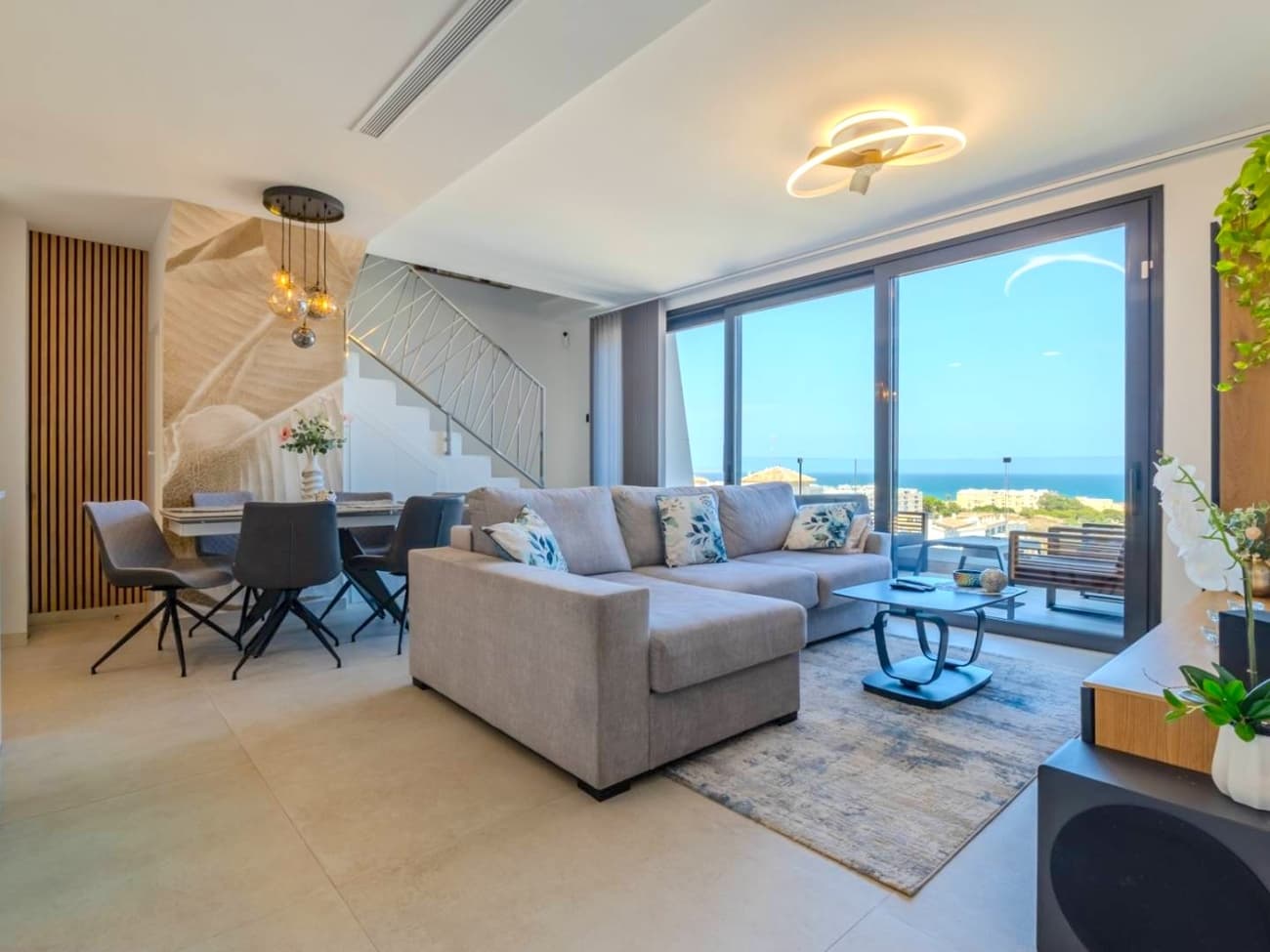 3 bed Middle Floor Apartment in Guardamar del Segura - 1