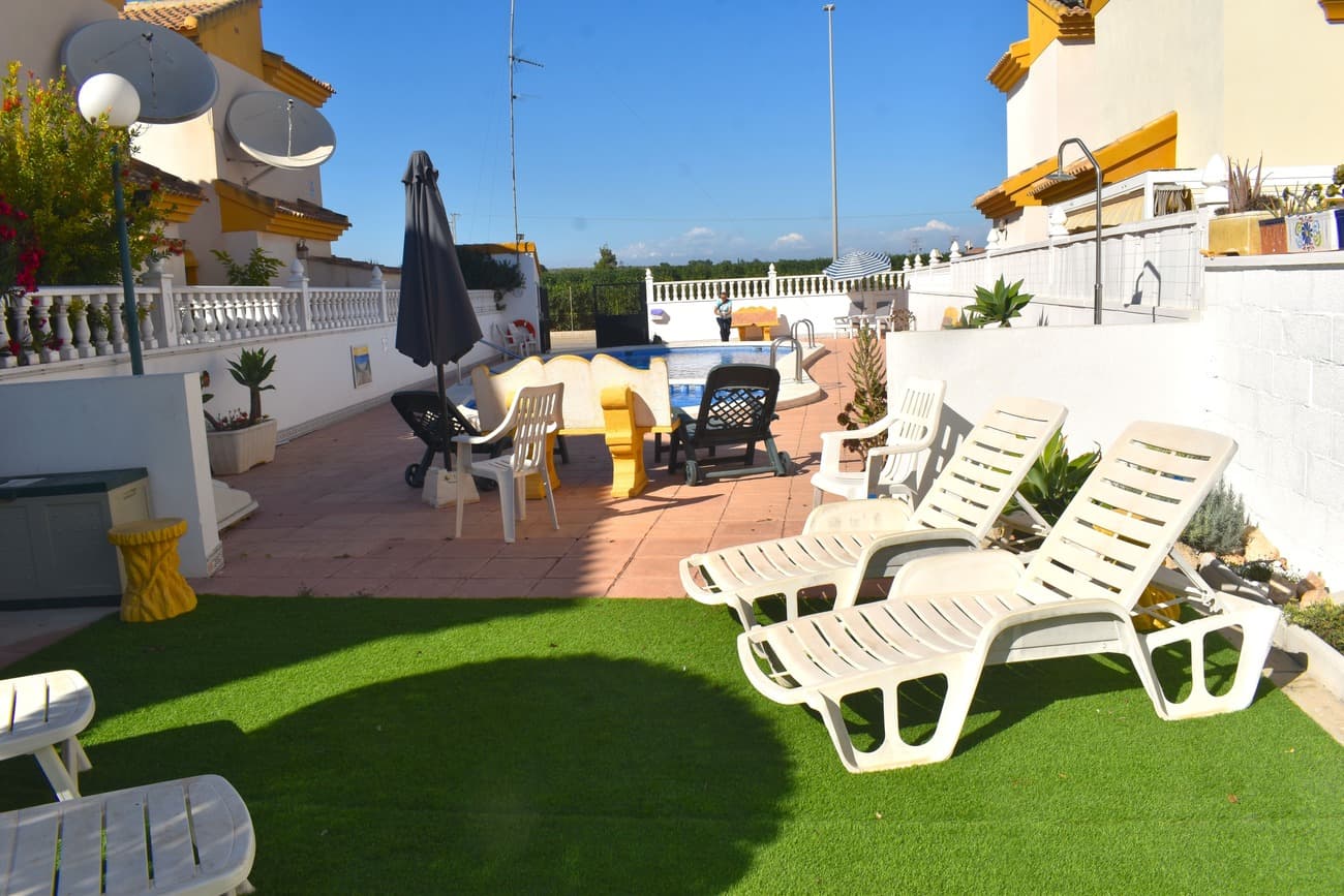Villa - Chalet de 3 dormitorios en Guardamar del Segura - 28