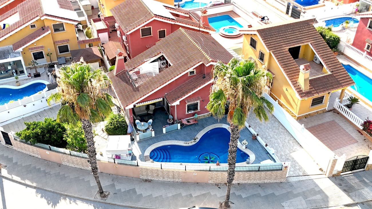 3 bed Villa in El Raso - Guardamar - 1