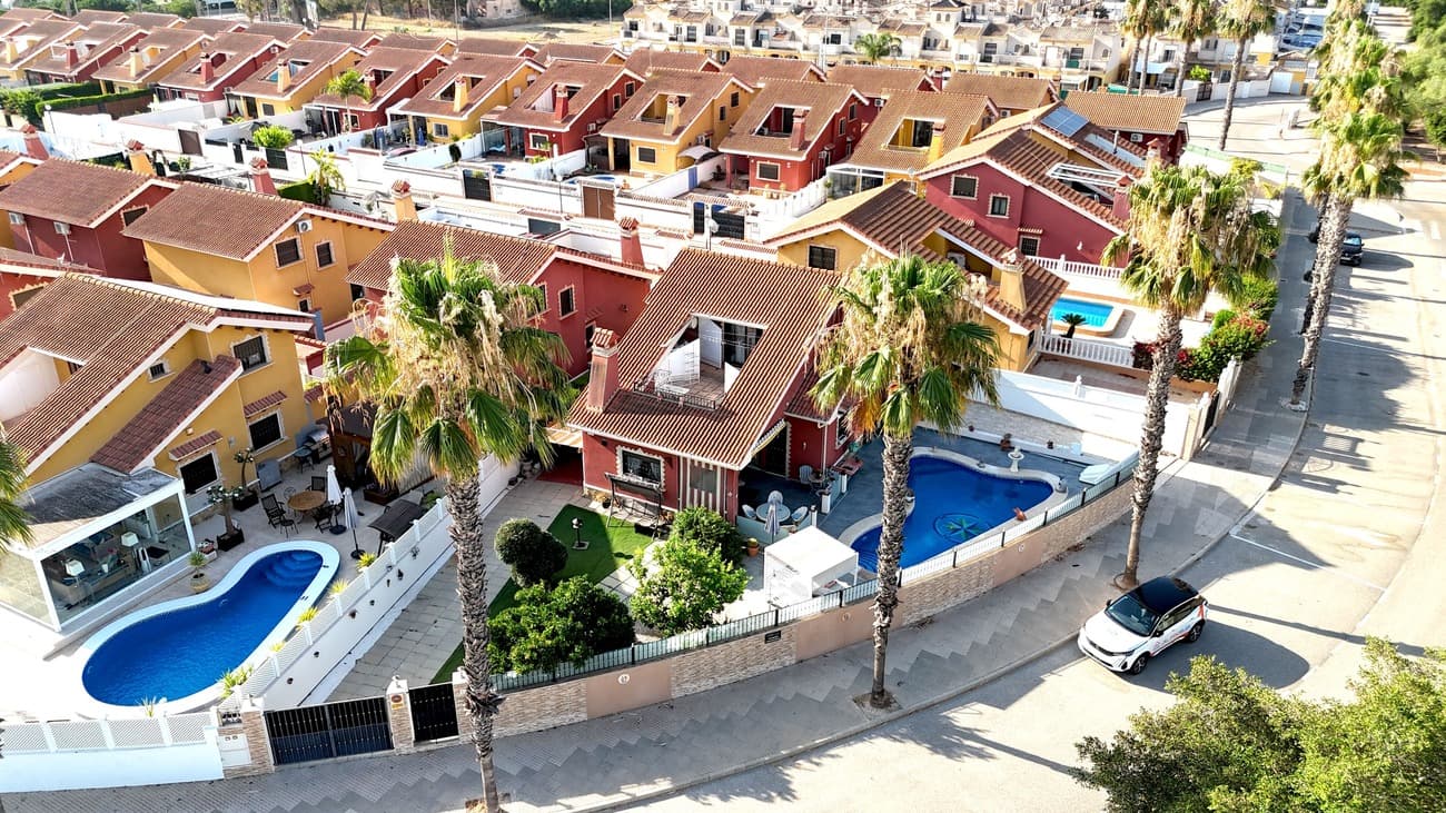 3 bed Villa in El Raso - Guardamar - 3
