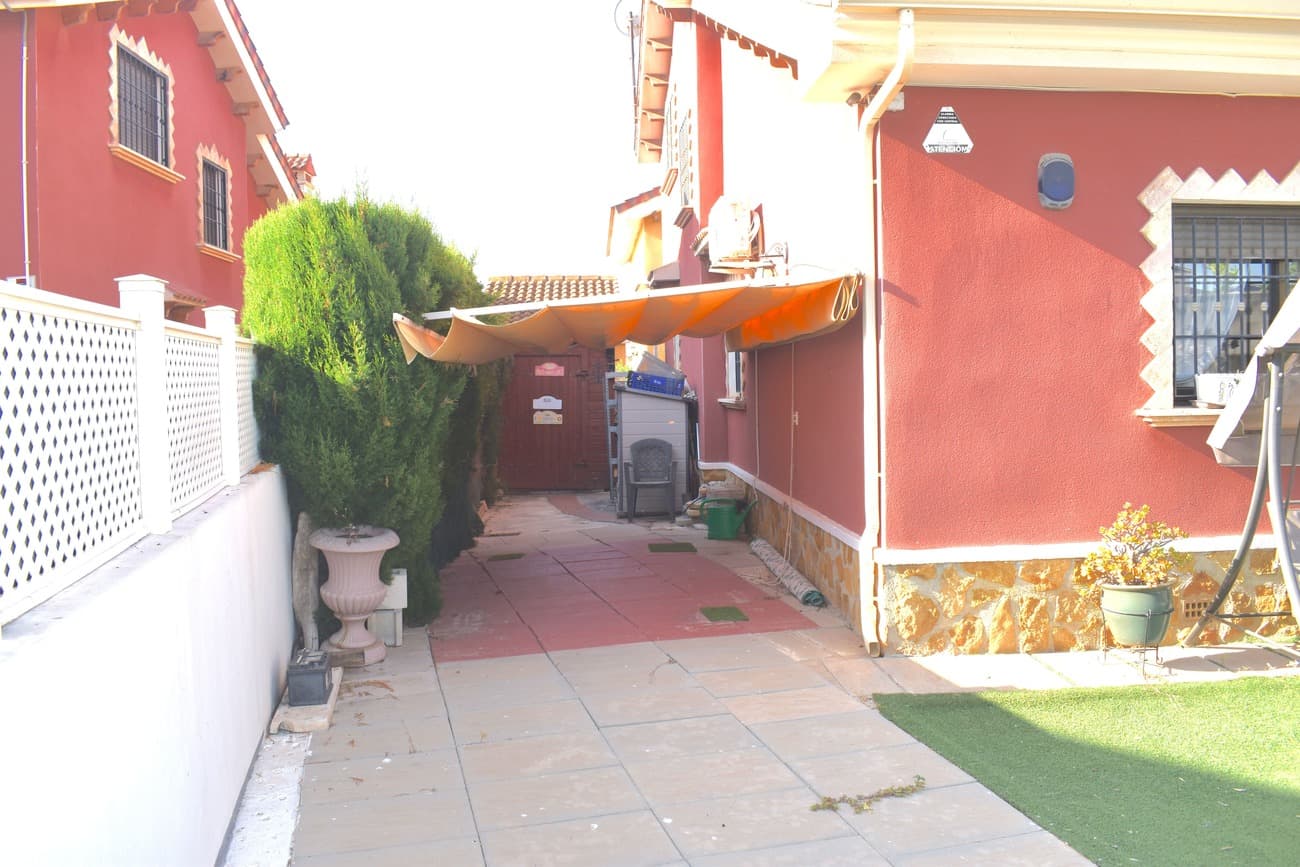 3 bed Villa in El Raso - Guardamar - 8