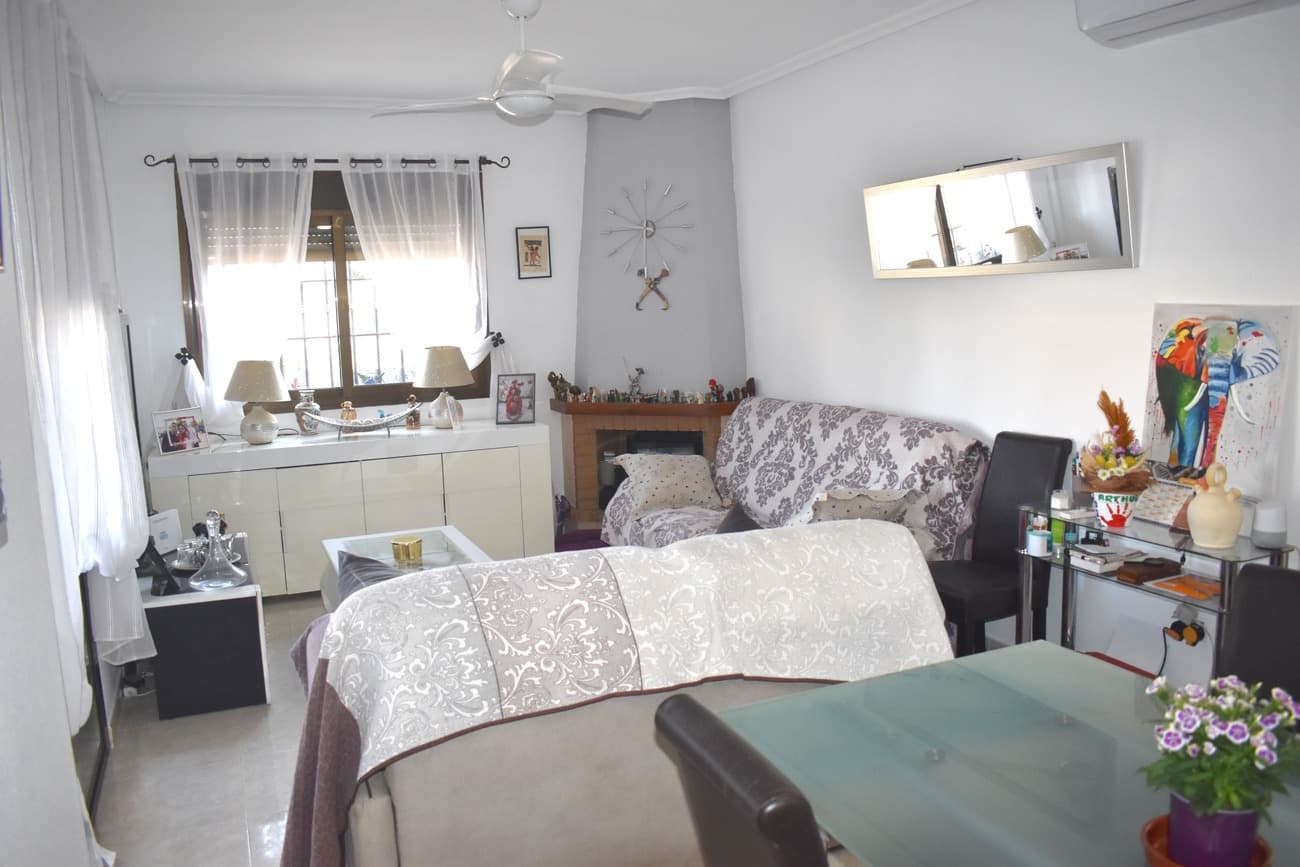3 bed Villa in El Raso - Guardamar - 9
